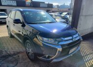 2018 Mitsubishi OUTLANDER CVT 2.0 COMFORT 7 LUGARES