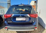 2018 Mitsubishi OUTLANDER CVT 2.0 COMFORT 7 LUGARES