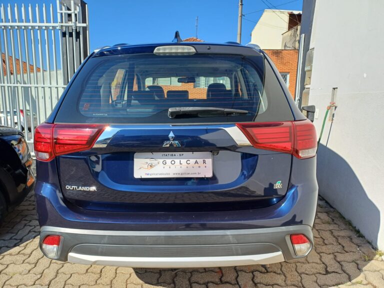 2018 Mitsubishi OUTLANDER CVT 2.0 COMFORT 7 LUGARES