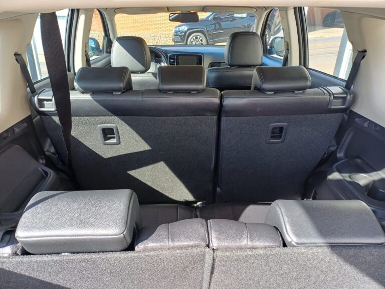 2018 Mitsubishi OUTLANDER CVT 2.0 COMFORT 7 LUGARES